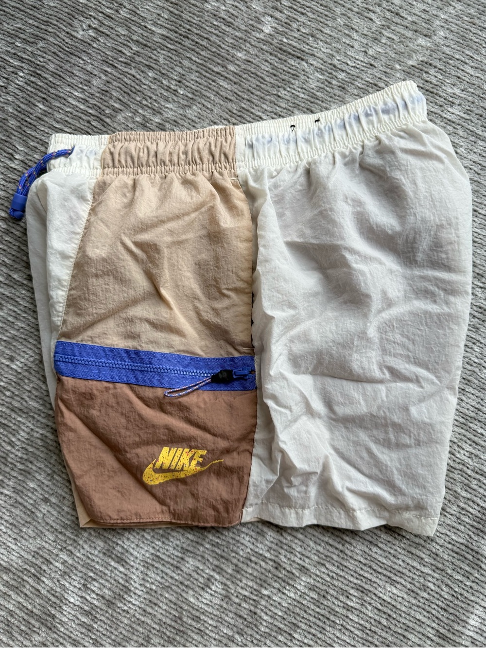 Nike Women’s Sportswear Icon Clash Shorts Ivory/Brown Size XS - Picture 6 of 9